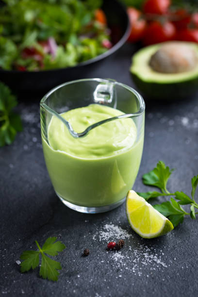 Molho para Salada Light Cremoso: O Truque para Comer Sem Culpa Molho para Salada Light Cremoso: O Truque para Comer Sem Culpa