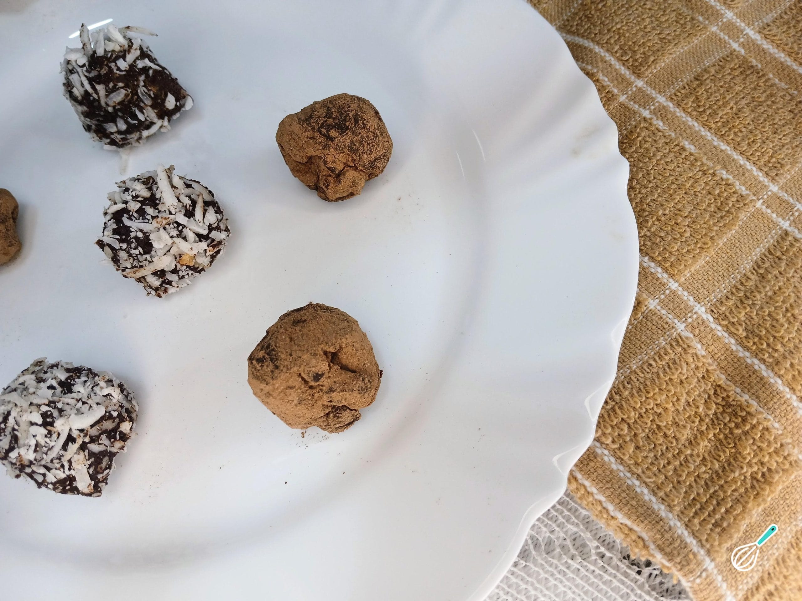 Trufa Vegana Sabor Abraçando Quatro Ingredientes Trufa Vegana Sabor Abraçando Quatro Ingredientes