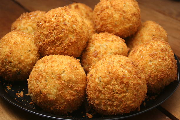 Bolinho de Arroz e Frango Crocante (Sobras Viram Petisco)