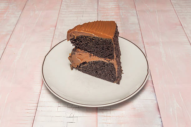 Bolo Chocolate, Brigadeiro e Frutas Vermelhas Bolo Chocolate, Brigadeiro e Frutas Vermelhas