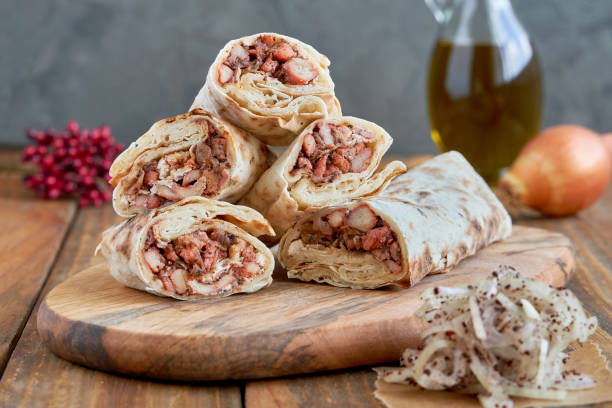 Arais: Sanduíche Grelhado Armênio com Carne Suculenta