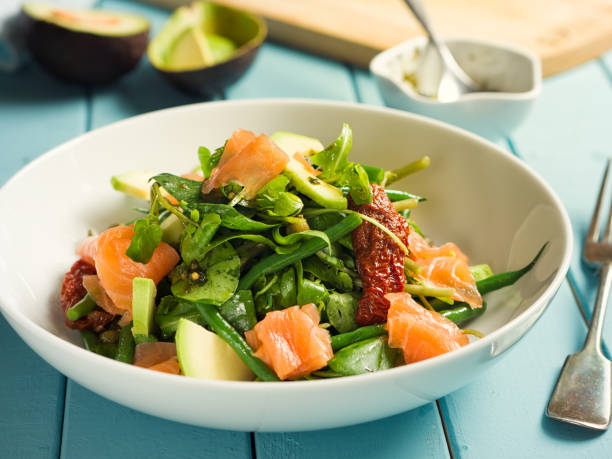 Salada Rúcula Salmão Maracujá: Leve e Sofisticada