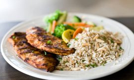 Arroz de Frango e Vegetais: Sabor e Saúde!