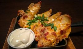 Batata Recheada Fácil com Bacon e Queijos Cremosos