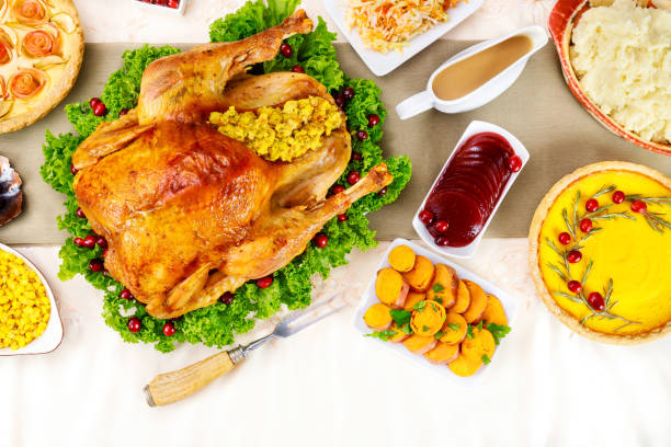 Peru Festivo com Frutas e Purê de Batata-Doce Peru Festivo com Frutas e Purê de Batata-Doce