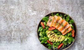 Salada Sashimi Salmão Fresca e Leve: Receita Rápida