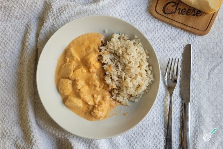 Strogonoff de frango com queijo