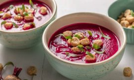 Sopa de Beterraba Vibrante com Toque de Creme Azedo