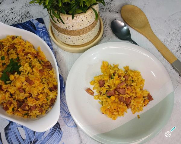 Arroz Colorido Calabresa: Refeição Completa e Fácil