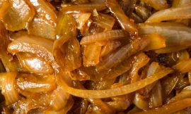 Cação com Pimentão e Cebola: Receita Fácil e Saborosa