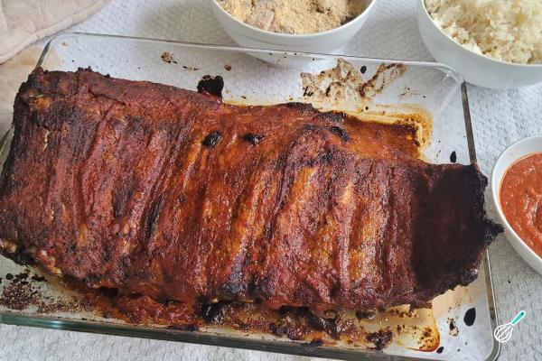 Costela de Porco BBQ: Defumada e Desmanchando