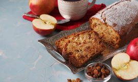Bolo Integral de Maçã com Aveia e Granola Saudável