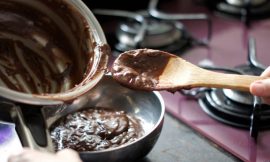 Brigadeiro de Colher Cremoso: Delícia Fácil e Irresistível