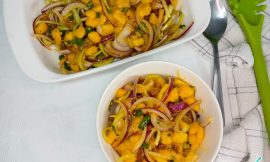 Salada refrescante manga cebola roxa sabor