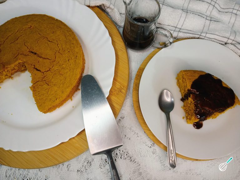 Bolo de cenoura saudável sem açúcar sem glúten e sem lactose
