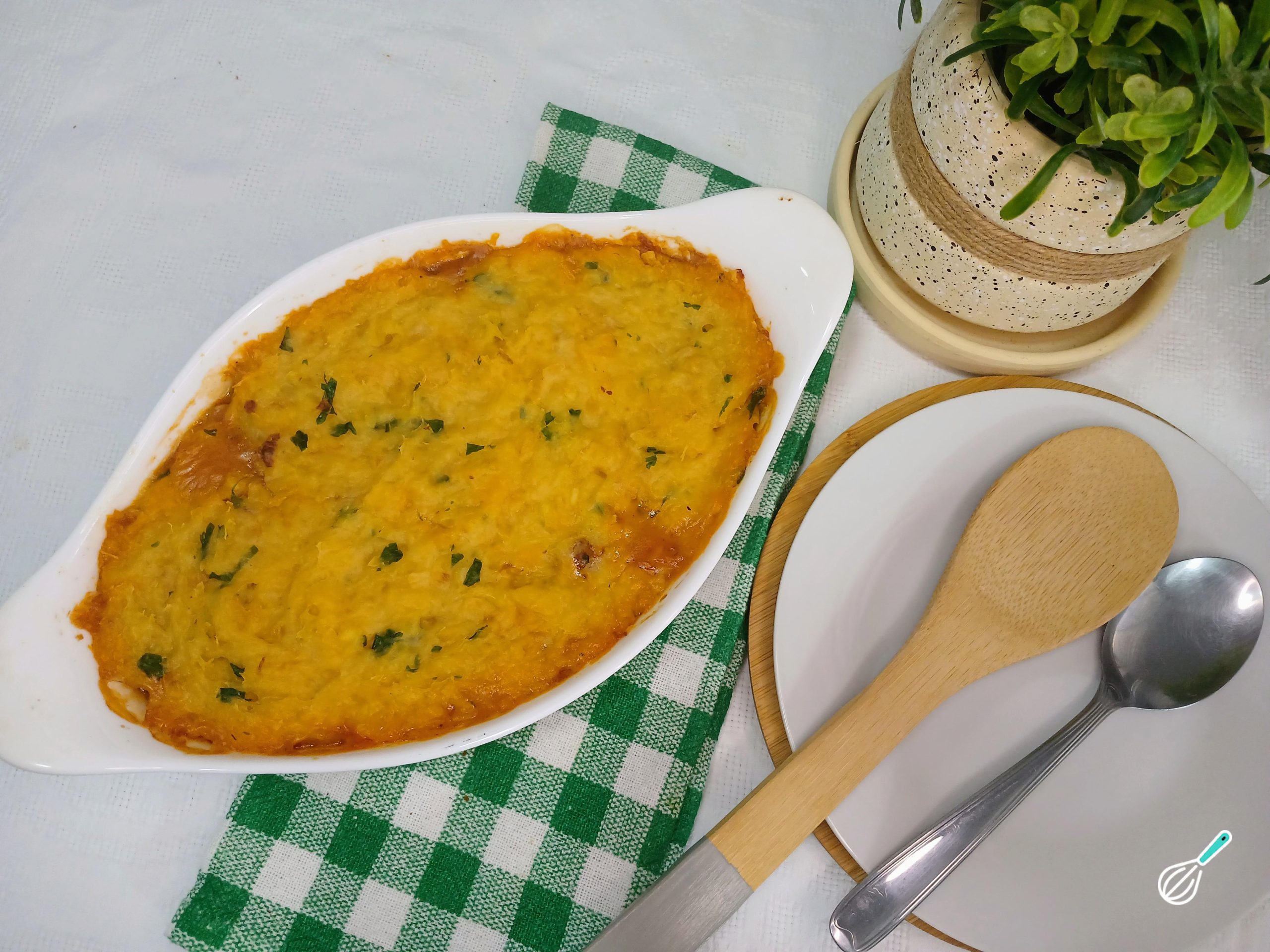 Escondidinho mandioca carne moída popular no Brasil Escondidinho mandioca carne moída popular no Brasil