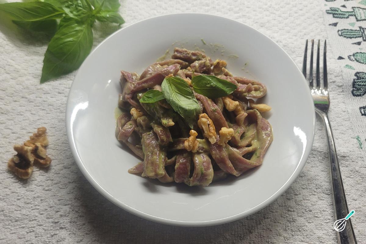 Macarrão Caseiro de Beterraba Sem Ovo: Massa Fácil e Vibrante