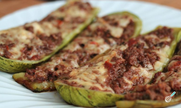 Abobrinha com Carne Seca Gratinada: Sabor e Sofisticação