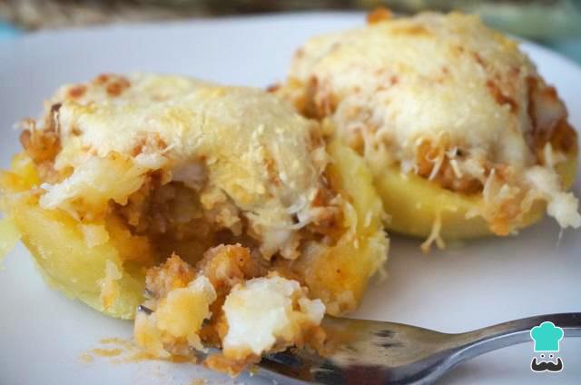 Receita de Batata recheada com carne moída e queijo