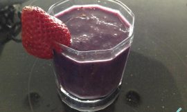 Batido de morango e mirtilos