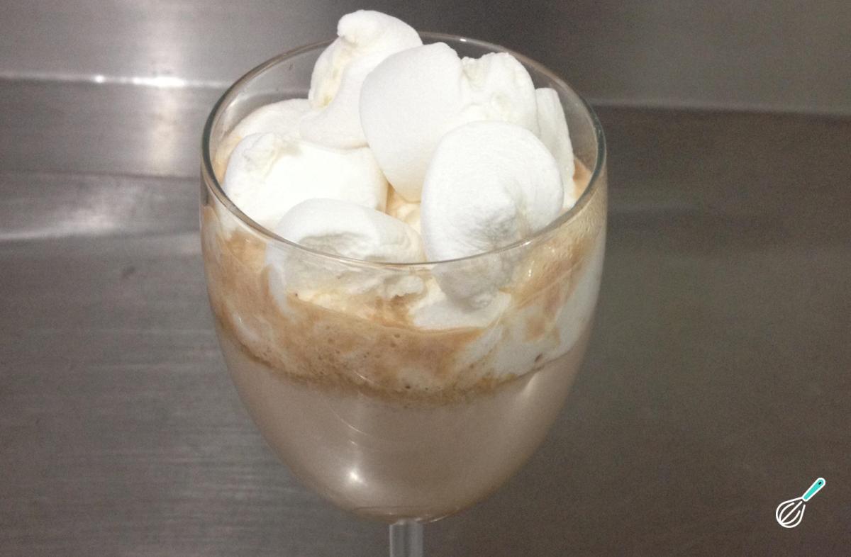 Chocolate Quente com Menta: Receita Reconfortante e Fácil Chocolate Quente com Menta: Receita Reconfortante e Fácil