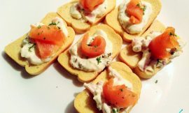 Receita de Canapés de salmão defumado com cream cheese