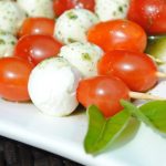 Espetinho Caprese com Pesto: Entrada Prática e Elegante