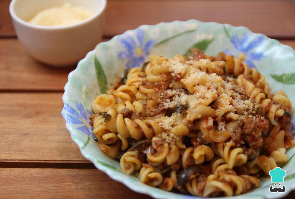 Receita de Macarrão de panela de pressão com carne moída