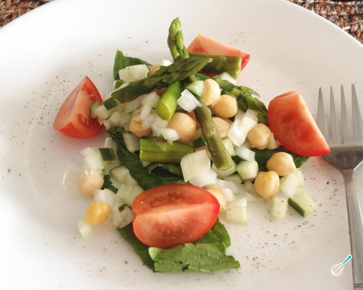 Receita de Salada de grão de bico com legumes
