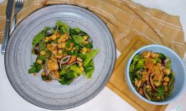 Receita de Salada Espanhola com Frango e Grão-de-Bico