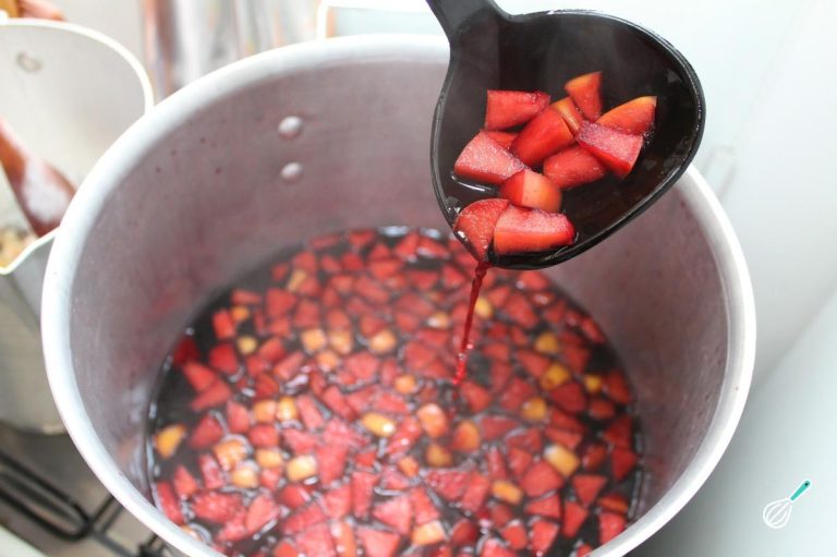 Receita de Vinho Quente com Gengibre para Aquecer o Inverno