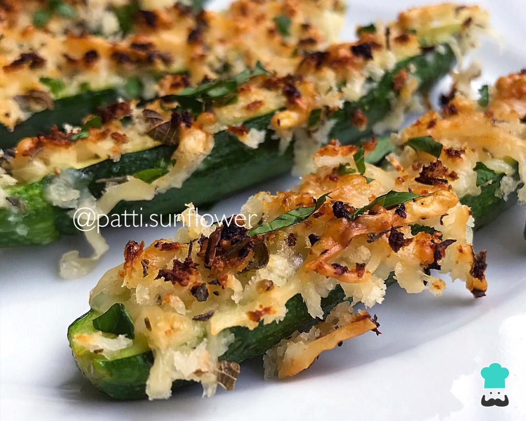 Receita de Abobrinha ao forno com queijo parmesão Receita de Abobrinha ao forno com queijo parmesão