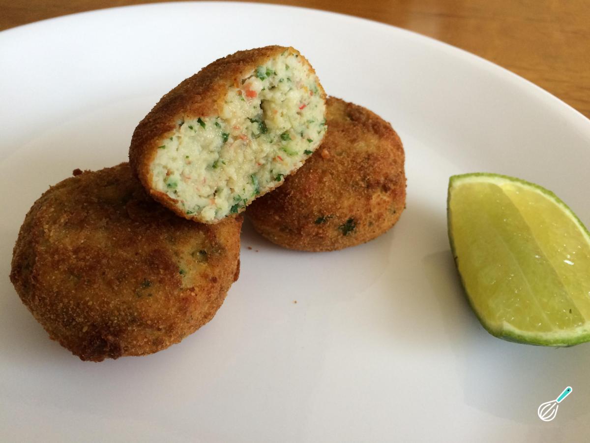 Bolinho de Peixe com Kani Crocante e Irresistível Bolinho de Peixe com Kani Crocante e Irresistível