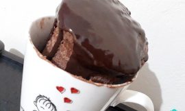 Bolo de Caneca de Chocolate Irresistível e Rápido