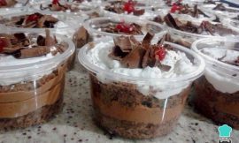 Bolo de Pote de Chocolate Fofinho com Ganache Aveludada