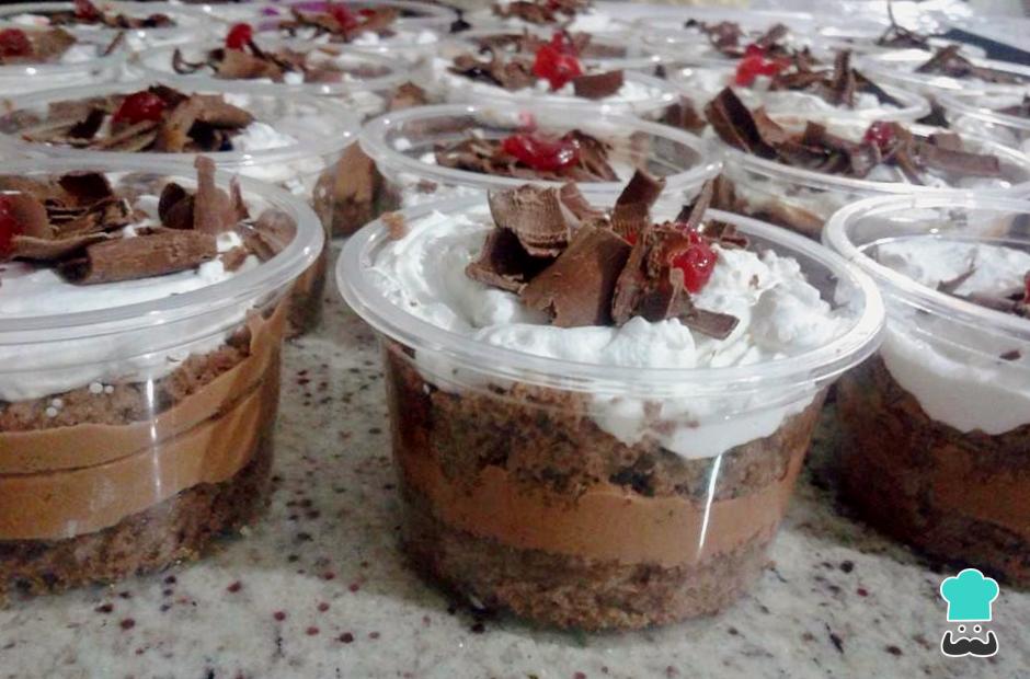Bolo de Pote de Chocolate Fofinho com Ganache Aveludada