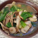 Receita de Caldo de Sobá com Legumes Saudável e Fácil