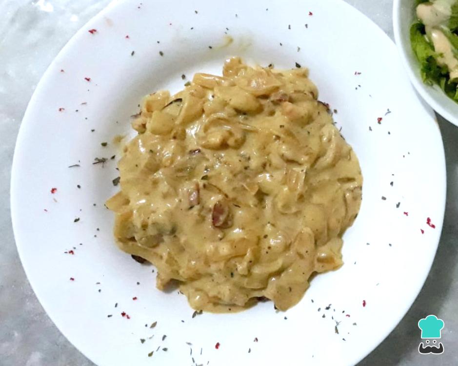 Contra filé ao Molho de Bacon: Receita Suculenta e Fácil Contra filé ao Molho de Bacon: Receita Suculenta e Fácil