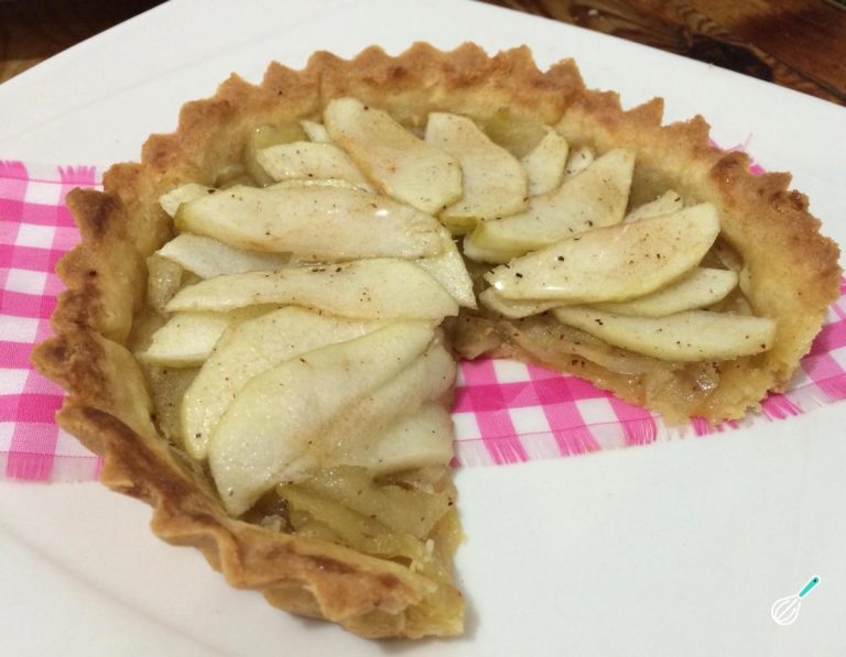 Receita de Cuca de Maçã Tradicional Crocante e Deliciosa
