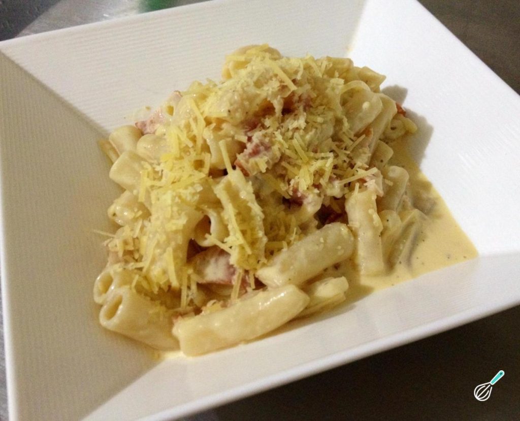 Receita de Macarrão à carbonara com cebola Receita de Macarrão à carbonara com cebola