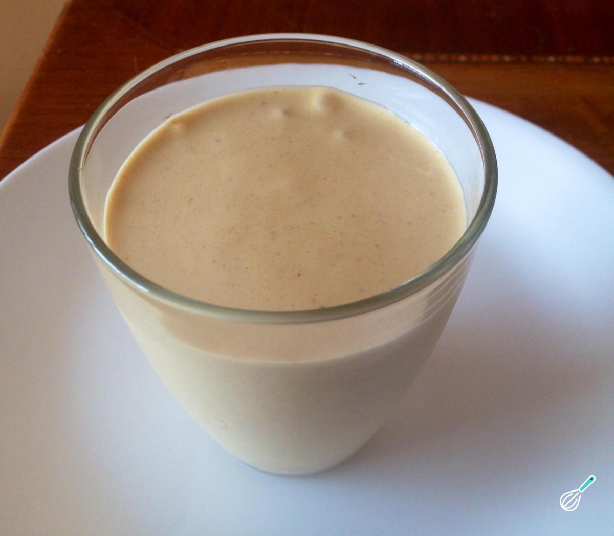 Batido Cremoso de Manteiga de Amendoim e Banana Batido Cremoso de Manteiga de Amendoim e Banana