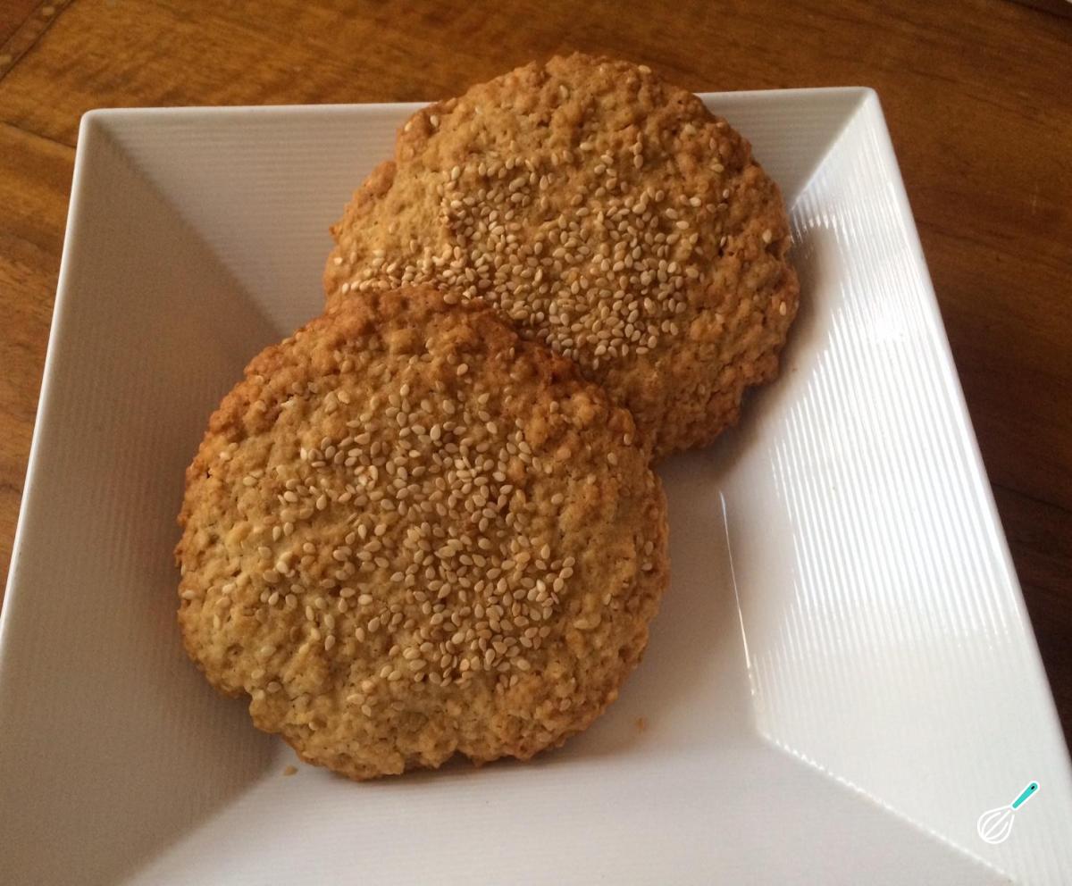 Receita de Biscoitos de aveia e sementes de gergelim Receita de Biscoitos de aveia e sementes de gergelim