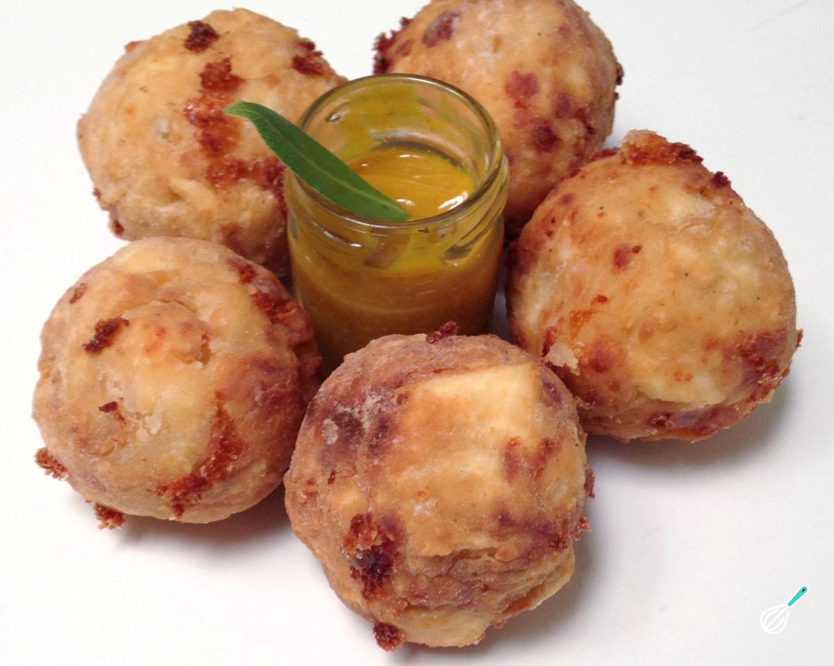 Receita de Bolinho de mandioca simples