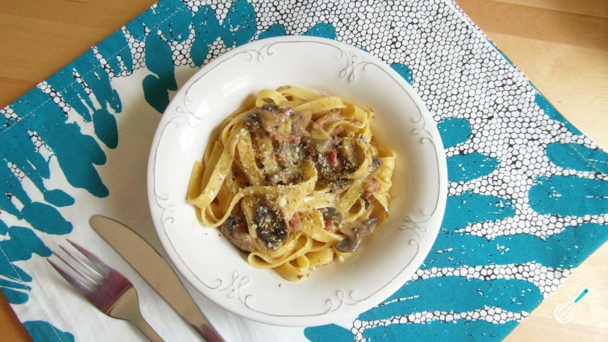 Receita de Macarrão à carbonara em uma panela só