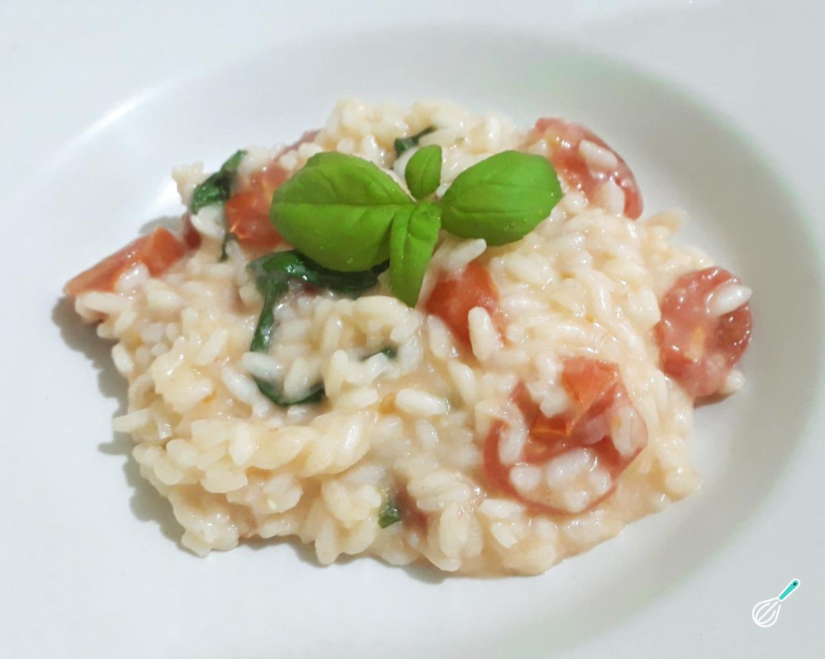 Risoto Caprese Cremoso: Sabor Italiano Fácil e Delicioso