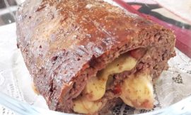 Rocambole de Carne Moída com Creme de Cebola Irresistível