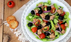 Salada Mediterrânea: Sabor Vibrante e Saúde na Sua Mesa
