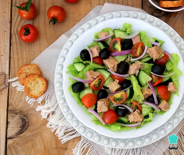 Salada Mediterrânea: Sabor Vibrante e Saúde na Sua Mesa