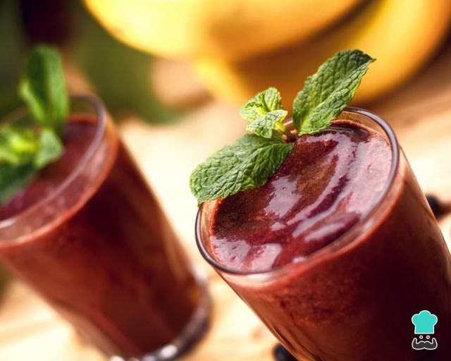 Suco de açaí com banana Suco de açaí com banana