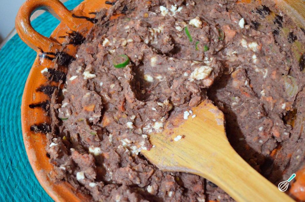 Receita de Tutu de feijão com bacon e linguiça